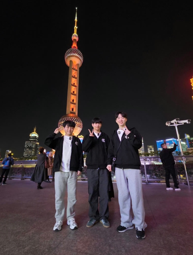 Showmaker和Ghost、Lucid一起去外滩打卡